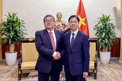 Thứ trưởng Ngoại giao Ngô Lê Văn tiếp Đoàn đại biểu Ủy ban Tư vấn Chính sách Ngoại giao trực thuộc Bộ Ngoại giao Trung Quốc. (Nguồn: Thế giới & Việt Nam)