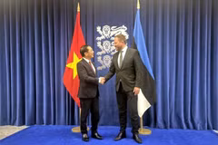 Phó Thủ tướng, Bộ trưởng Ngoại giao Bùi Thanh Sơn gặp Bộ trưởng Ngoại giao Estonia Margus Tsahkna.