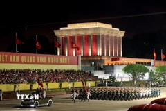 Khối danh dự ba quân chủng Hải -Lục-Không quân diễu binh trên Quảng trường Ba Đình. (Ảnh: Tuấn Anh/TTXVN)