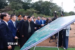 Thủ tướng Phạm Minh Chính khảo sát dự án Khu du lịch nghỉ dưỡng sinh thái Tam Đảo 2 tại thị trấn Đại Đình, huyện Tam Đảo. (Ảnh: Dương Giang/TTXVN)