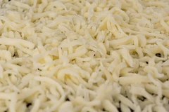 Gần 10 người ngộ độc nghi do nhiễm khuẩn E. coli từ phômai cheddar.