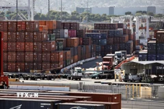 Quang cảnh cảng hàng hóa Los Angeles, California, Mỹ. (Ảnh: THX/TTXVN)