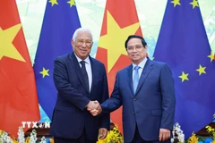 Thủ tướng Phạm Minh Chính hội kiến Chủ tịch Hội đồng châu Âu António Costa. (Ảnh: Dương Giang/TTXVN)