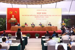 Quang cảnh buổi họp báo báo thông tin về kết quả Đại hội Đảng bộ thành phố Hà Nội lần thứ 18. (Ảnh: Văn Điệp/TTXVN)