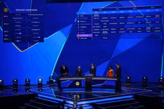 Quang cảnh lễ bốc thăm Champions League 2025-2026.