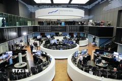 Giao dịch viên tại sàn chứng khoán Frankfurt, Đức. (Ảnh: THX/TTXVN)