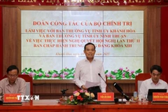 Bí thư Trung ương Đảng, Trưởng Ban Chính sách, chiến lược Trung ương Trần Lưu Quang phát biểu tại buổi làm việc. (Ảnh: Phan Sáu/TTXVN)