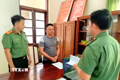 Công an tỉnh Đắk Lắk ra quyết định khởi tố vụ án, khởi tố bị can và cấm đi khỏi nơi cư trú đối với thuyền trưởng Võ Quốc Toại. (Ảnh: TTXVN phát)