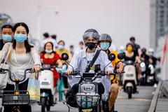 Khi lần đầu áp dụng lệnh cấm xe máy, các thành phố lớn như của Trung Quốc cũng vấp phải không ít phản ứng từ người dân.