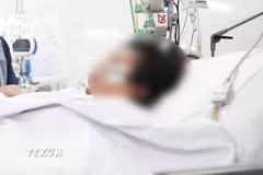 Hình ảnh một phụ nữ hôn mê sau phẫu thuật hút mỡ hồi tháng 8/2024. (Ảnh: TTXVN phát)