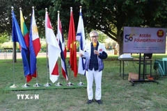 Đại sứ Việt Nam tại Israel Lý Đức Trung phát biểu tại buổi lễ. (Ảnh: Đức Trung/TTXVN)