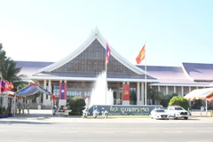 Trung tâm Hội nghị Quốc gia Lào trước giờ khai mạc Đại hội Đảng. (Nguồn: pasaxon)