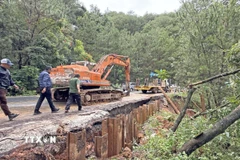 Điểm xuất hiện sạt lở, hư hỏng kết cấu nền, mặt đường tại Km226+500-Km226+800 trên đèo Mimosa, cách chân đèo khoảng 1km. (Ảnh: Nguyễn Dũng/TTXVN)