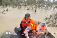 Dốc toàn lực để cứu dân và khắc phục hậu quả mưa, lũ đặc biệt lớn ở Trung Bộ