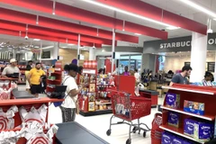 Khách hàng mua sắm tại một trung tâm thương mại ở bang Maryland. (Ảnh: Ngọc Quang/TTXVN)