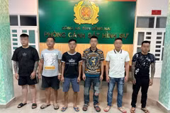 Các đối tượng tại cơ quan công an. (Ảnh: Công an Đồng Nai/TTXVN phát)