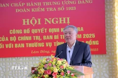 Phó Thủ tướng Thường trực Nguyễn Hòa Bình phát biểu tại buổi làm việc. (Ảnh Chu Quốc Hùng/TTXVN)