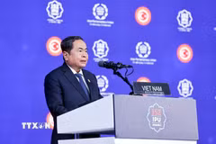 Chủ tịch Quốc hội Trần Thanh Mẫn phát biểu tại Phiên thảo luận chung về chủ đề “Nuôi dưỡng hy vọng, bảo đảm hòa bình và bảo vệ công lý cho các thế hệ tương lai.” (Ảnh: Doãn Tấn/TTXVN)
