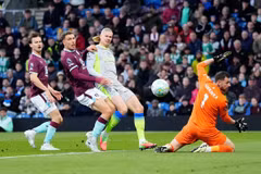 Erling Haaland tỏa sáng giúp Man City vươn lên đầu bảng xếp hạng Premier League. (Nguồn: PA)