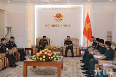 Đại tướng Phan Văn Giang tiếp Đại tướng Prak Sovanna. (Nguồn: Báo Quân đội Nhân dân)