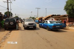 Quang cảnh đường phố ở Bissau, Guinea-Bissau ngày 26/11/2025. (Ảnh: THX/TTXVN)