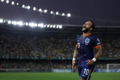 Depay trở thành cầu thủ ghi nhiều bàn thắng nhất lịch sử đội tuyển Hà Lan.