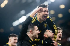 M.U leo lên top 4 Premier League.