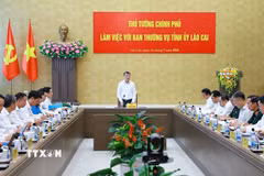 Thủ tướng Lê Minh Hưng làm việc với Ban Thường vụ Tỉnh ủy Lào Cai. (Ảnh: Dương Giang/TTXVN)