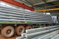 Quảng Trị: Một công nhân tử vong do cột điện rơi trúng trong lúc bốc dỡ
