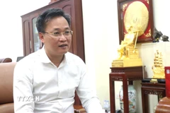 Bí thư Tỉnh ủy Hưng Yên Nguyễn Hữu Nghĩa trả lời phỏng vấn phóng viên TTXVN về Đề án Khu kinh tế tự do Hưng Yên. (Ảnh: Đinh Văn Nhiều/TTXVN)