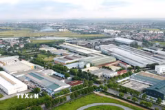 Khẩn trương rà soát, tiếp tục cắt giảm, đơn giản hóa thủ tục hành chính về thành lập và hoạt động khu công nghiệp, cụm công nghiệp. (Ảnh: Nguyễn Thảo/TTXVN)