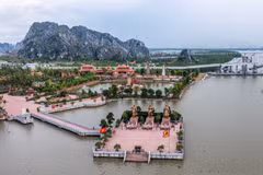 Toàn cảnh Khu Di tích Bạch Đằng Giang. (Ảnh: Hoàng Hiếu/TTXVN)