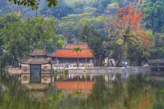 Lễ hội Chùa Thầy năm 2026 được tổ chức tại Di tích Quốc gia đặc biệt Chùa Thầy, với chuỗi hoạt động kéo dài từ ngày 20/4 đến 24/4/2026. (Ảnh: Khánh Hòa/TTXVN)