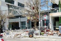 Nhà hàng trên đường Xuân Diệu (Gia Lai) bị sập hoàn toàn. (Ảnh: Đình Quân/TTXVN)