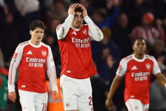 Arsenal bị loại khỏi FA Cup.