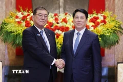 Chủ tịch nước Lương Cường hội kiến Thủ tướng Nhật Bản Ishiba Shigeru. (Ảnh: Lâm Khánh/TTXVN)