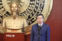 Bí thư Đảng ủy, Đại sứ Việt Nam tại Trung Quốc Phạm Thanh Bình phát biểu tại buổi lễ. (Ảnh: Công Tuyên/TTXVN)