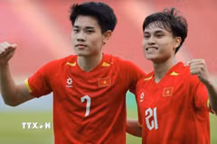 U22 Việt Nam quyết thắng, giành vé vào chung kết bóng đá nam SEA Games 33. (Ảnh: Minh Quyết/ TTXVN)
