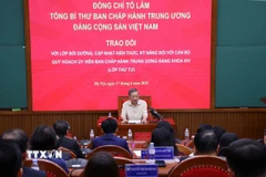 Tổng Bí thư Tô Lâm trao đổi với Lớp Bồi dưỡng cán bộ quy hoạch Ủy viên Trung ương Đảng khóa XIV (Lớp thứ tư). (Ảnh: Văn Điệp/TTXVN)
