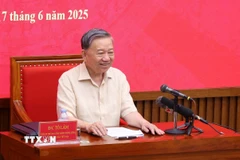 Tổng Bí thư Tô Lâm trao đổi với Lớp Bồi dưỡng cán bộ quy hoạch Ủy viên Trung ương Đảng khóa XIV (Lớp thứ tư). (Ảnh: Văn Điệp/TTXVN)