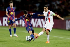 Champions League: PSG hạ Barcelona, 'đội bóng tí hon' tiếp tục gây sốc