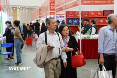 Khách hàng đến Hội chợ mùa Xuân 2026.