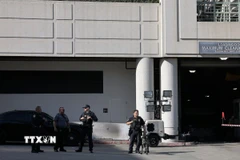 Cảnh sát thuộc Bộ An ninh Nội địa Mỹ làm nhiệm vụ tại Los Angeles, bang California ngày 15/12/2025. (Ảnh: THX/TTXVN)