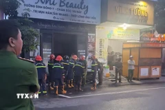 Ngôi nhà kiêm cơ sở kinh doanh của gia đình ông Nguyễn Bá C - nơi xảy ra vụ việc. (Ảnh: TTXVN phát)