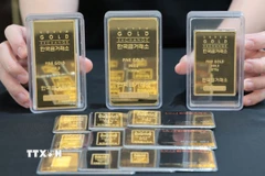 Vàng miếng được bày bán tại sàn giao dịch ở Seoul, Hàn Quốc. (Ảnh: Yonhap/TTXVN)
