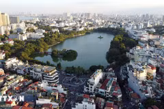 Quang cảnh hồ Hoàn Kiếm. (Ảnh: TTXVN)