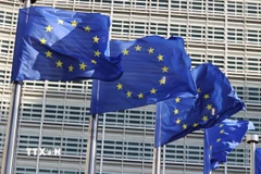 Cờ Liên minh châu Âu tại Brussels, Bỉ. (Ảnh: THX/TTXVN)