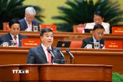 Đồng chí Y Thanh Hà Niê Kđăm, Ủy viên Trung ương Đảng, Bí thư Tỉnh ủy, Trưởng Đoàn đại biểu Quốc hội tỉnh Lâm Đồng, trình bày tham luận: “Củng cố hệ thống chính trị vùng đồng bào dân tộc thiểu số, tăng cường niềm tin của Nhân dân với Đảng.” (Ảnh: TTXVN)