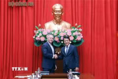 Đại tướng Lương Tam Quang, Bộ trưởng Bộ Công an tiếp Trợ lý Ngoại trưởng Hoa Kỳ Michael George DeSombre. (Ảnh: Phạm Kiên/TTXVN)