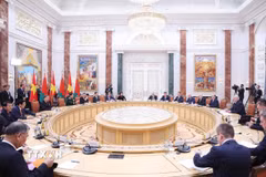 Tổng Bí thư Tô Lâm hội đàm chính thức với Tổng thống Belarus Aleksandr Lukashenko. (Ảnh: Thống Nhất/TTXVN)